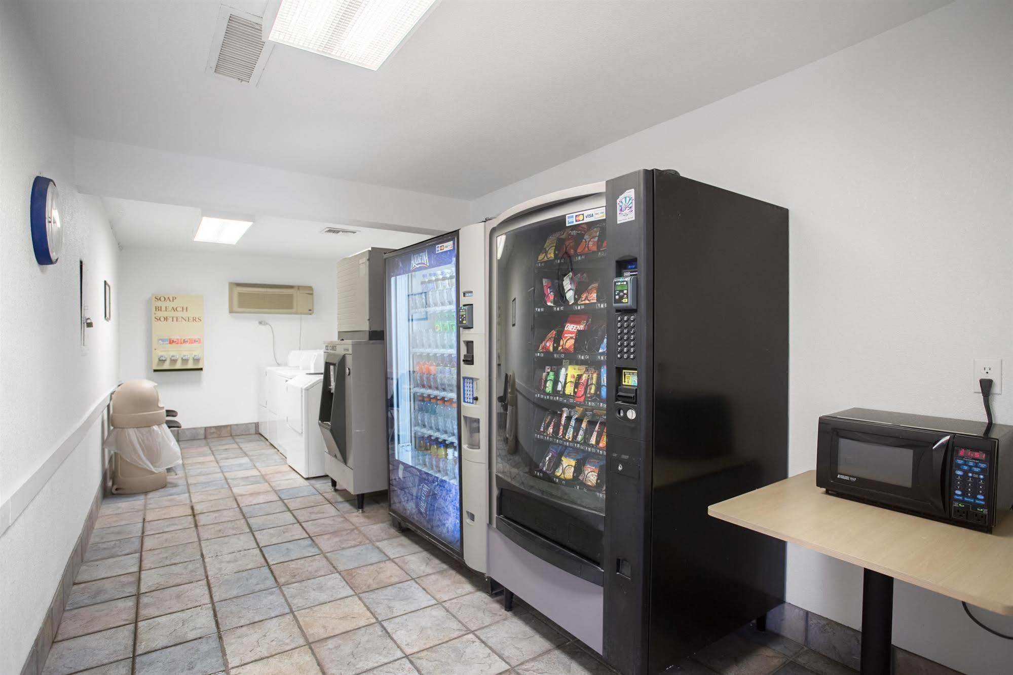 Hotel 6-kingman, Az - Route 66 West 3*